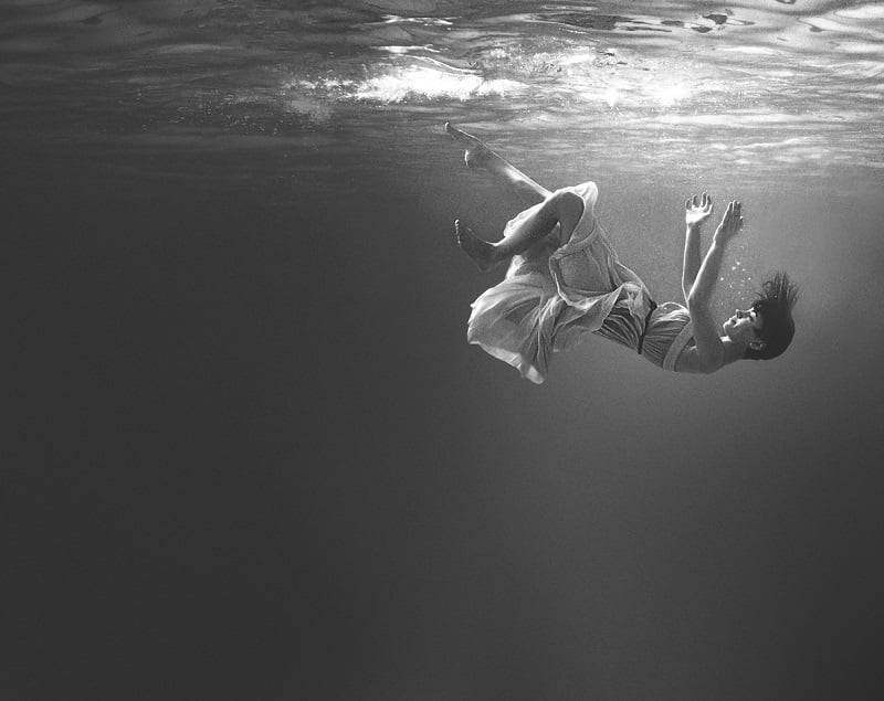 underwater_photos_girl_falling