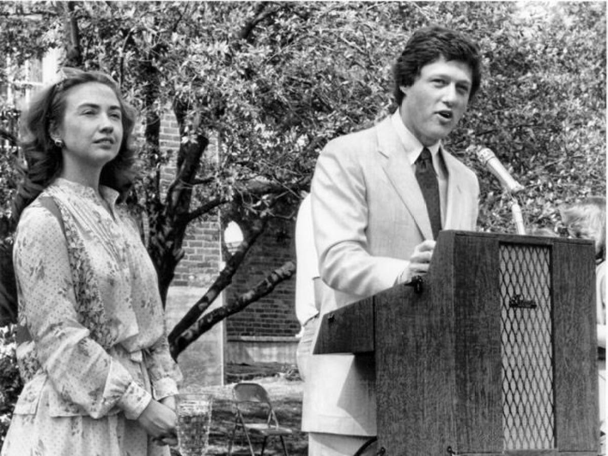 bill clinton biography, bill clinton, Hillary clinton, bill clinton college, bill clinton campaign, bill clinton early life, bill clinton facts, bill clinton images, bill clinton pics, bill clinton life, bill clinton pictures, bill clinton photos, bill clinton's wife, hillary clinton biography, hillary clinton college, hillary clinton first lady, hillary clinton early life, hillary clinton high school, hillary clinton photos, hillary clinton pictures, usa, america, United States of America, president, monica lewinsky, bill clinton old photos, how old is bill clinton and hillary clinton