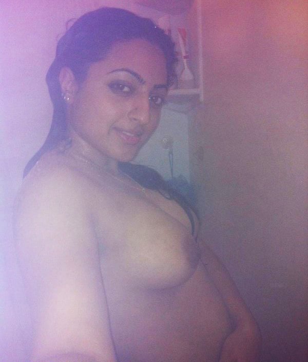 Indian Actress Nude Selfie