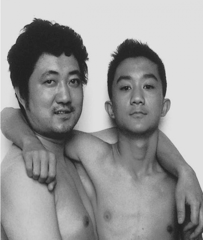 The father took a picture with his son every year for 30 years. 26 lovely pictures 13