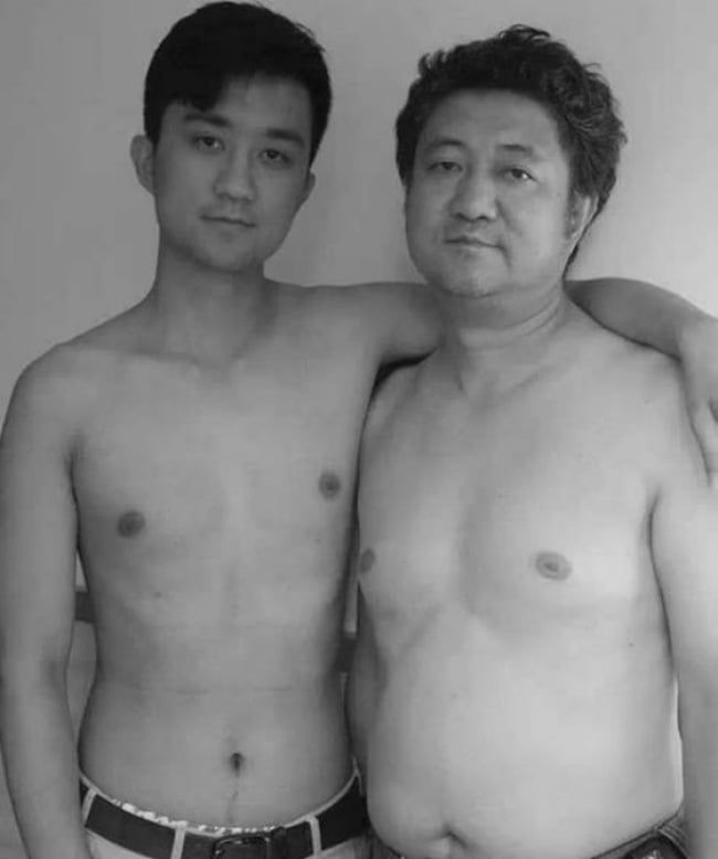The father took a picture with his son every year for 30 years. 26 lovely pictures 24