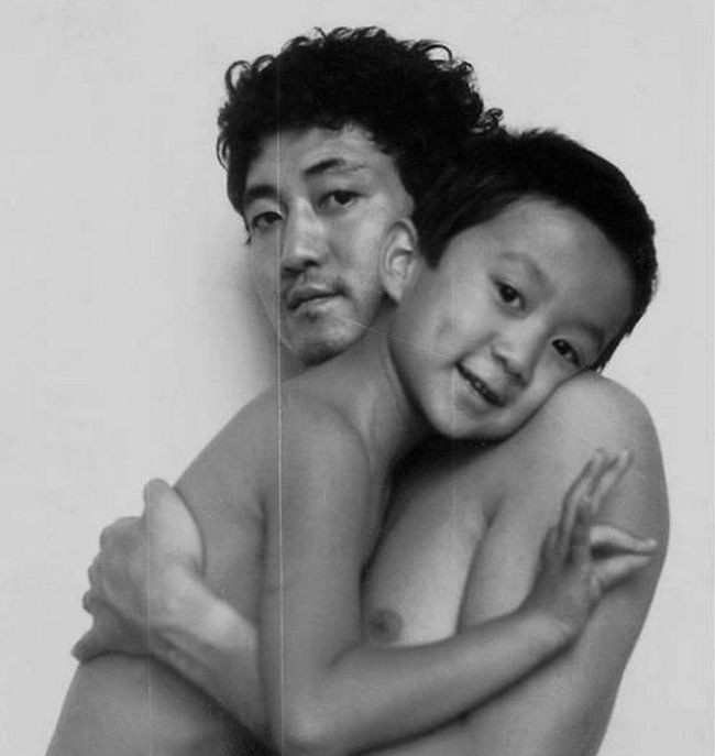 The father took a picture with his son every year for 30 years. 26 lovely pictures 4