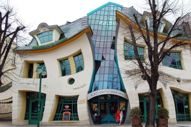 building, amazing, amazing building, unique building, incredible building, world most unusual buildings, the flying tortoise, shoe building, burj building, wonderworks building, piano building, stone building, kansas library building, capital gate building, The Crooked House, Sopot, Poland, The Basket Building, Ohio, USA