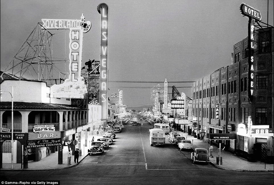 lasvegas, las vegas old photo , las vegas strip , las vegas downtown old photo, usa old photo , rare photo of las vegas , usa history, old american photo