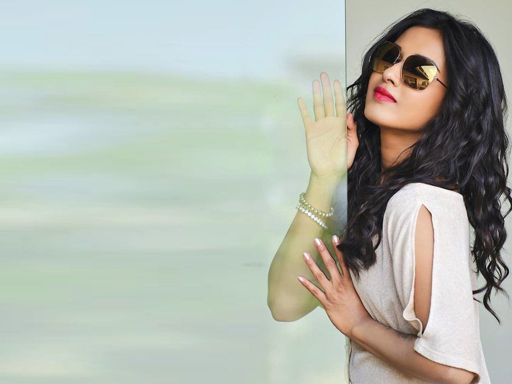 catherine tresa wallpapers,catherine tresa hot pics,catherine tresa sexy pics,catherine tresa latest pics,catherine tresa movie,catherine tresa hot photo,