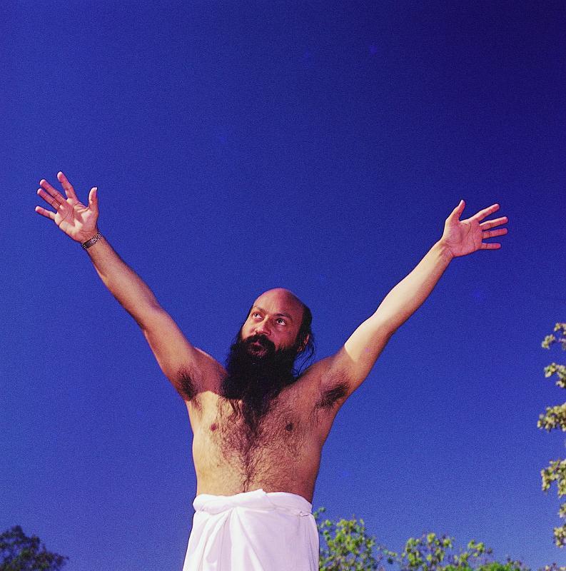 osho, indian, meditation, bhagwan shree rajneesh, osho facts, osho death, osho ashram, life of osho, osho secret, osho photo