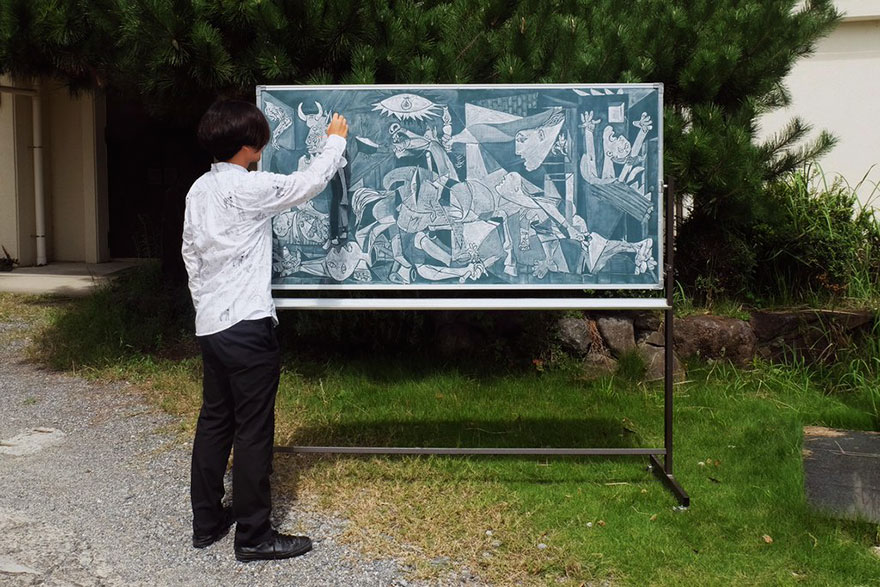 art teacher, blackboard, chalk, chalk art, chalk drawing Hamacream, Hirotaka Hamasaki, photography, amazing, wow