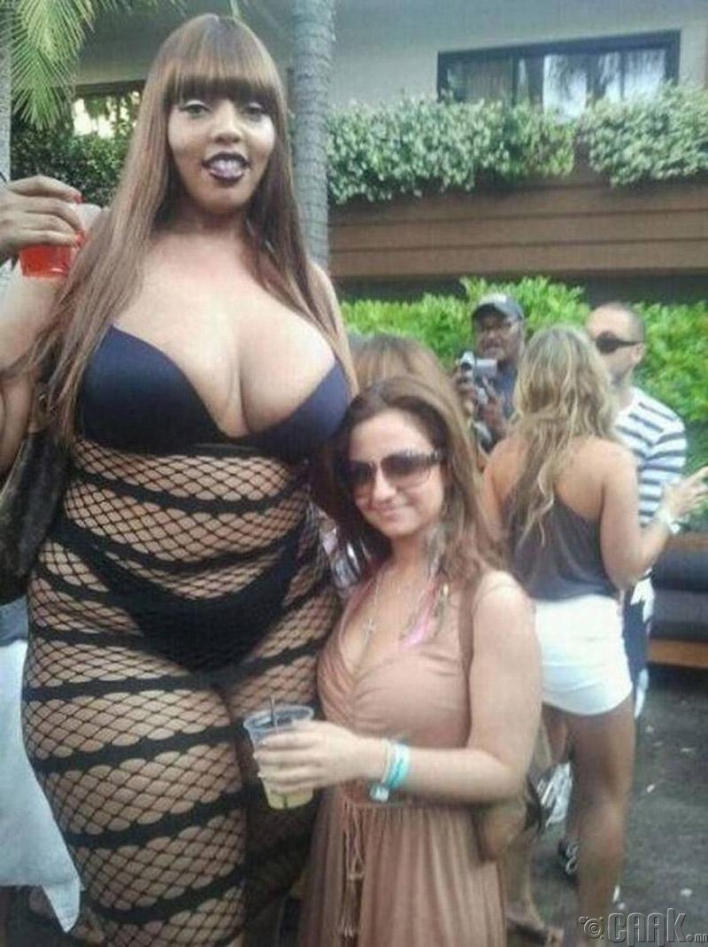 tallest woman nba player, top 10 tallest women in the world, tallest women in the world, tallest girl in the world, giant, world's tallest woman, worlds tallest female, tallest women models