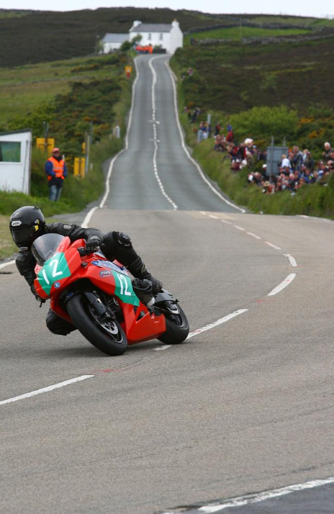 isle of man race deaths, isle of man race 2016, isle of man race 2017, isle of man tt crashes, isle of man tt youtube, isle of man tt death toll, isle of man tt 2015, isle of man tt map,  isle of man race, world's deadliest race, isle of man, british, isle of man points of interest, most dangerous race, isle of man facts, racing, bike, motorcycle touring, street race