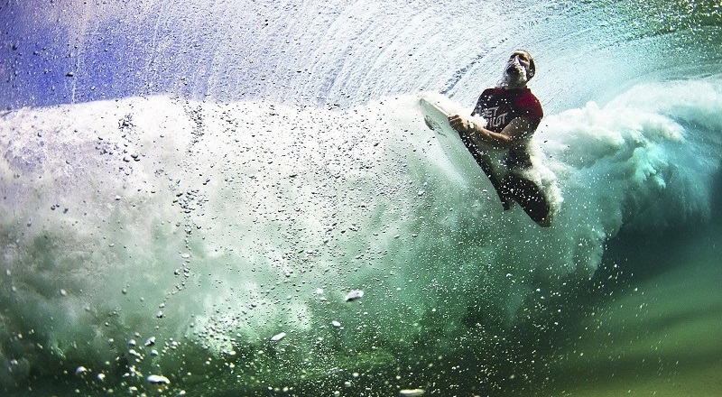 Underwater_photos_surfer