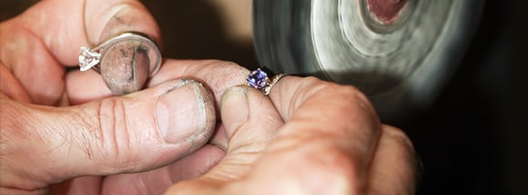 managers can’t accept underperformance,frustrating,time consuming,demoralize people,organizational behaviour,Don’t ignore the problem,take action,mismatch between what managers and employees think,look at the problem objectively,problem,Talk to the underperformer,underperformer,person is coachable,make a plan,Regularly monitor progress,Respect confidentiality,Praise and reward positive change,take action,dos and don'ts