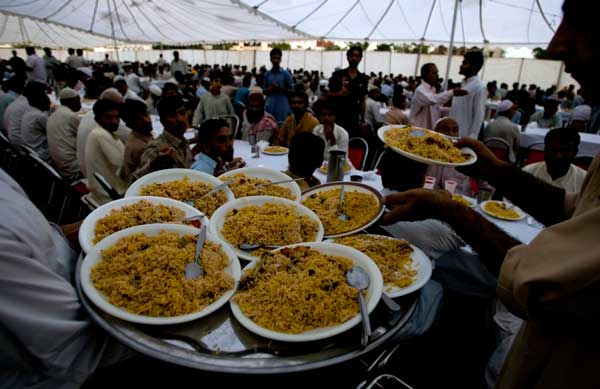 Ramadan,the holy month of islam,islamic calender,Prophet Muhammad first receiving revelations,Sympathize,very little to eat,Ramadan fast,greater empathy towards the less fortunate, Enable a healthy lifestyle,snacking and munching habits,Reduce extra body-weight,Improving restraint on drinking & smoking habits,Healthy mind and soul,Detoxification of the body,reduce stress,Feelings of generosity,Self Control & Self Restraint,Socializing through family,community gatherings,attain righteousness