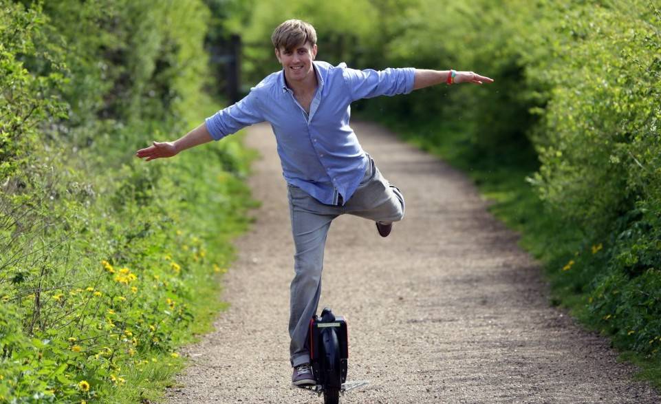 airwheel, airwheel demo, buy airwheel, goodbye walking, future of walking, transportation ideas