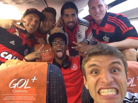 fifa2014, fifa world cup 2014, germany beat brazil 7-1, thomas muller, sami khedira, miroslav klose, selfie king lukas podolski, lukas podolski selfie, germany selfie, team selfie, mesut ozil selfie, julian draxler selfie, fifa selfie, fifa world cup, football world cup, Brazil vs Germany 2014, fifa semifinal 2014