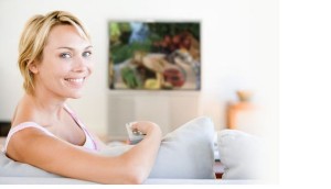 Why Staying Home And Watching TV Is Better Than Going Outside, idiotbox, advantage of watching TV, television, playbuzz