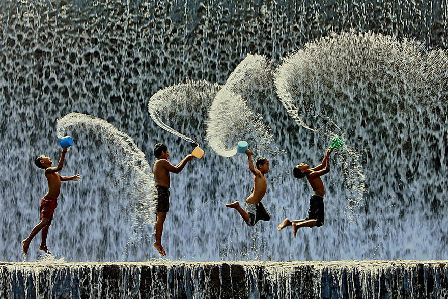 kids photos, kids Playing Outside, kids from around the world, kids from ghana, kids from USA, kids from Romania, Kids from Thailand, Kids from Indonesia, Kids from Italy, Kids from Ethiopia, Kids from uganda, cute kids photos