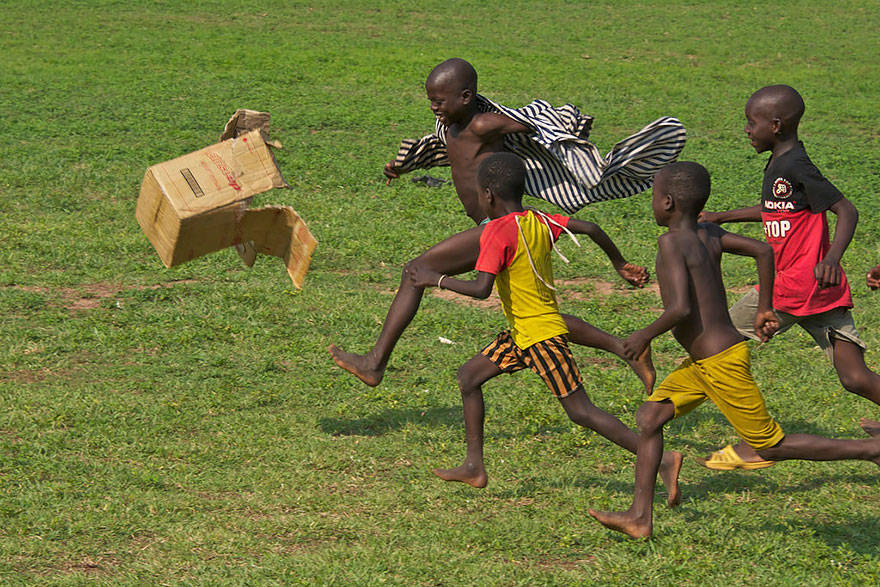 Kids photos, kids playing outside, kids from around the world, kids from ghana, kids from usa, kids from romania, kids from thailand, kids from indonesia, kids from italy, kids from ethiopia, kids from uganda, cute kids photos