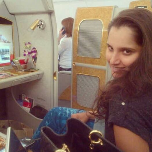 sania mirza photos, sania mirza selfie, selfie of sania, sania mirza images, hot sania mirza, selfie of indian celebs, selfie of tennis player, facebook images of sania, sania mirza on social networking, hot indian player, hot selfie, hot indian selfie, hot asian selfie.