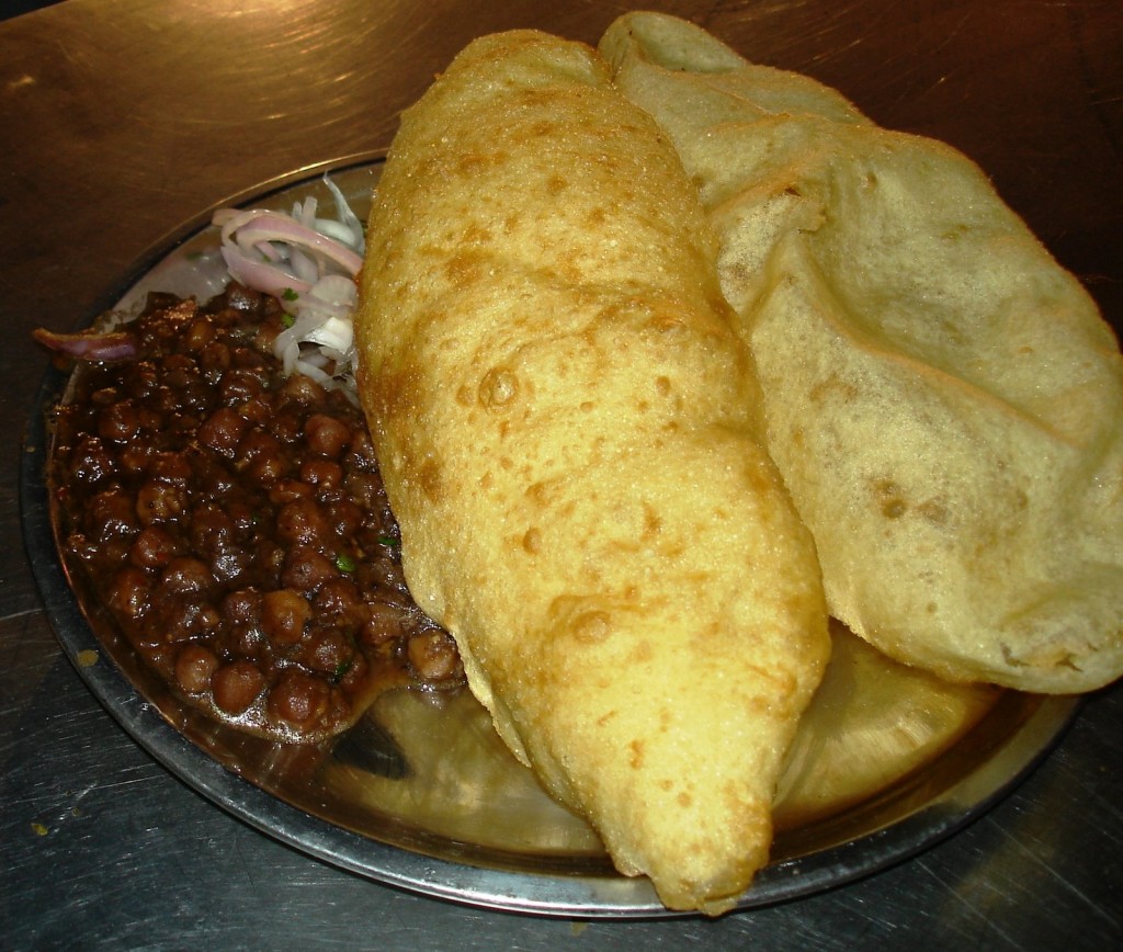 Monsoon magic,monsoon,garama garam chai & pakode,rains,aloo samosa,bread roll,malpua,stuffed bread pakoda,aloo parantha & dahi,pao bhaji with tons of melting butter,crispy spring rolls,steamed chicken momos with red chilly sauce,chole bhature,fried kachoris,aloo tikki,bhutta with nimbu & masala