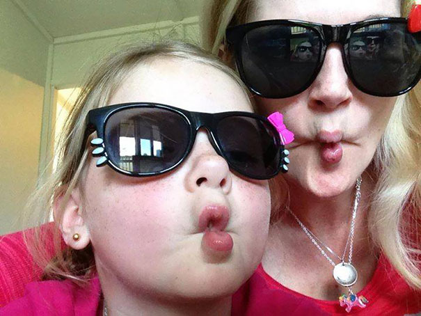 mommy and daughter, mother, cute daughter, daughter images, young mother, cute child, mother with daughter, how to dress, dress like mother, relationship, images, omg, lol, wtf