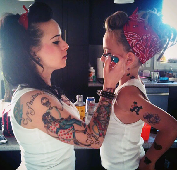 mommy and daughter, mother, cute daughter, daughter images, young mother, cute child, mother with daughter, how to dress, dress like mother, relationship, images, omg, lol, wtf