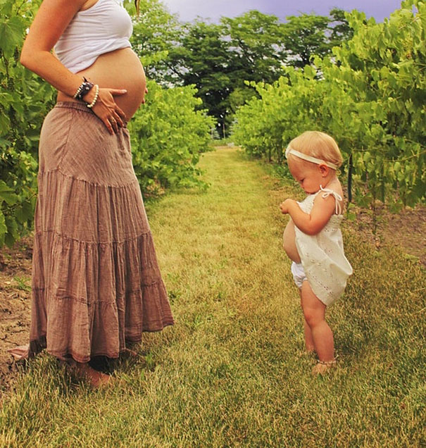 Mommy and daughter, mother, cute daughter, daughter images, young mother, cute child, mother with daughter, how to dress, dress like mother, relationship, images, omg, lol, wtf