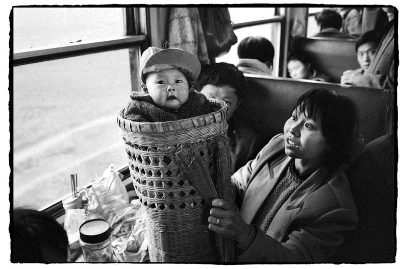 China, people, photography, trains, wang fuchun, history images, historic images, old china photos, cute chinese peoples, chinese kids, black and white photos, china black and white, black & white china, chinese in train, chinese life in gtrain, inside chinese train, life in train, chinese family, chinese couples train, chinese kids train, why we love china, black & white photography, wang fuchun photography, beijing