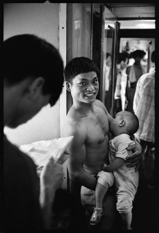 china, people, photography, trains, wang fuchun, history images, historic images, old china photos, cute chinese peoples, chinese kids, black and white photos, china black and white, black & white china, chinese in train, chinese life in gtrain, inside chinese train, life in train, chinese family, chinese couples train, chinese kids train, why we love china, black & white photography, wang fuchun photography, beijing