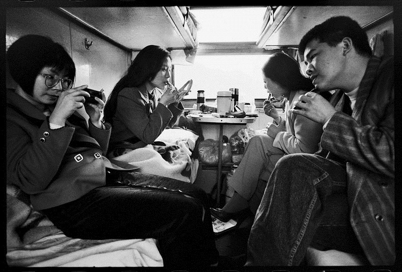 china, people, photography, trains, wang fuchun, history images, historic images, old china photos, cute chinese peoples, chinese kids, black and white photos, china black and white, black & white china, chinese in train, chinese life in gtrain, inside chinese train, life in train, chinese family, chinese couples train, chinese kids train, why we love china, black & white photography, wang fuchun photography, beijing