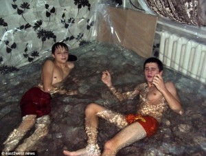 russian boys, swimming pool idea, russian swimming pool, omg, lol, wtf, rofl, swimming pool in living room, great russia, smart russian, russian teenagers, moscow, private swimming pool, homemade paddling pool, crazy idea, how russian bath