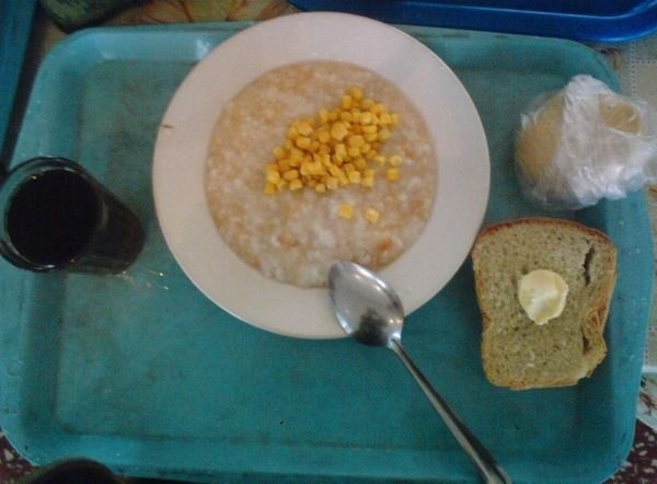 russian soldiers, army food, russia army meals 2014, russian bread, russian breakfast, russian lunch, russian dinner, what russian eats, russian army, instagram, russian instagramOne guy has posted his army daily meals online, instagram style, so we can now see too what is being served to a soldier. I am not sure what regiment he comes from, is the food the same all over the army? But anyways, here we see breakfast, lunch and dinner, and you tell me if you find it yummy or yucky, healthy or not, if you could live on it or prefer to remain hungry. What about the meals is strange to your non-Russian eye