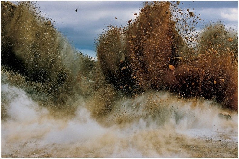 naoya hatakeyama, nature photos, limestone blasting, wow, awesome, telephoto lens photos