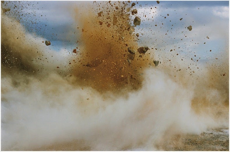 naoya hatakeyama, nature photos, limestone blasting, wow, awesome, telephoto lens photos