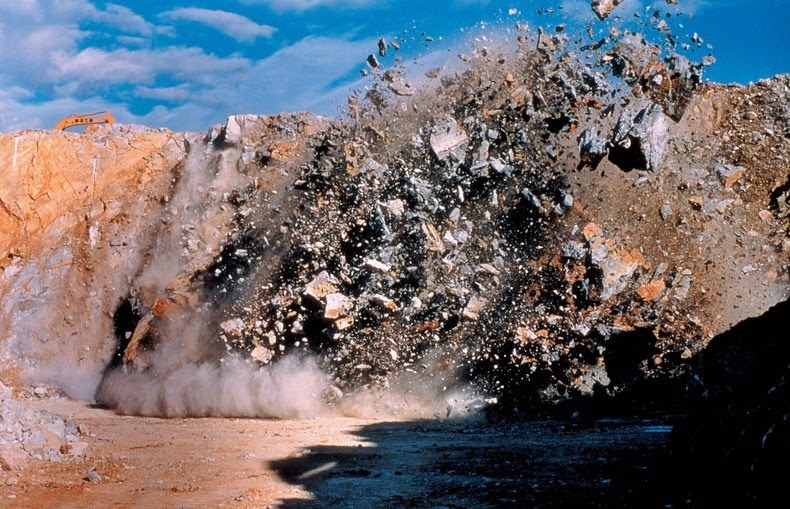 naoya hatakeyama, nature photos, limestone blasting, wow, awesome, telephoto lens photos