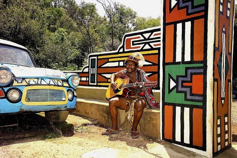 Ndebele house painting 10