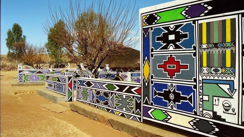 Ndebele house painting 15