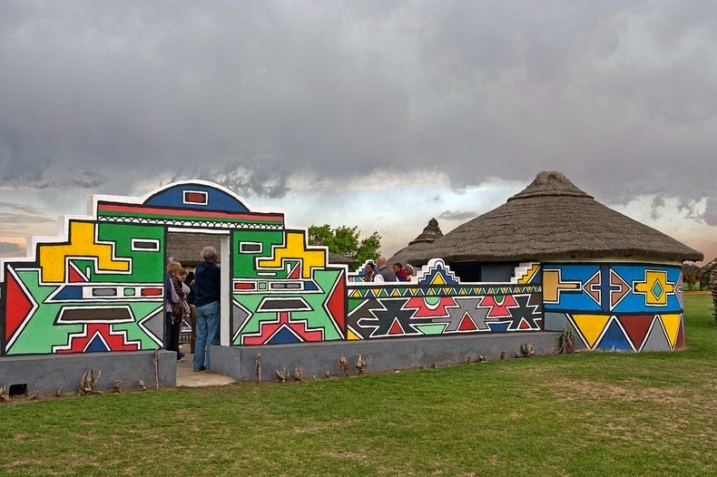 Ndebele house painting 7