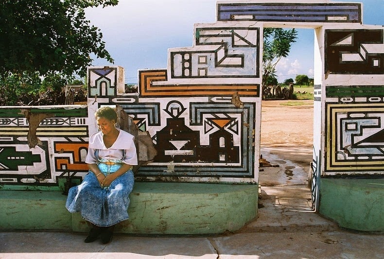 Ndebele house painting 9