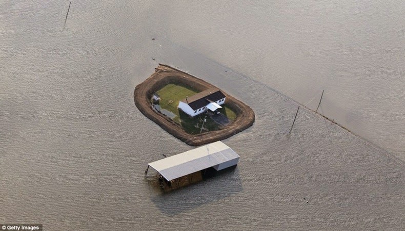 Mississippi, island homes, flood homes, how to save home from flood, america, wow