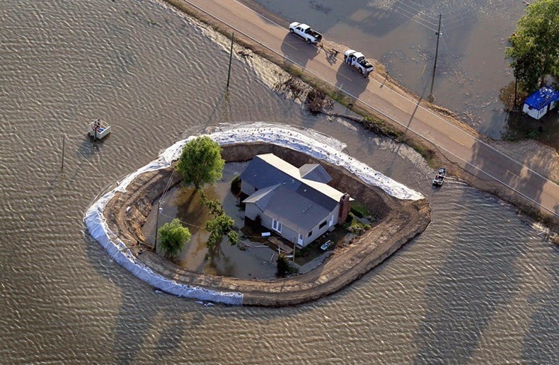 Mississippi, island homes, flood homes, how to save home from flood, america, wow