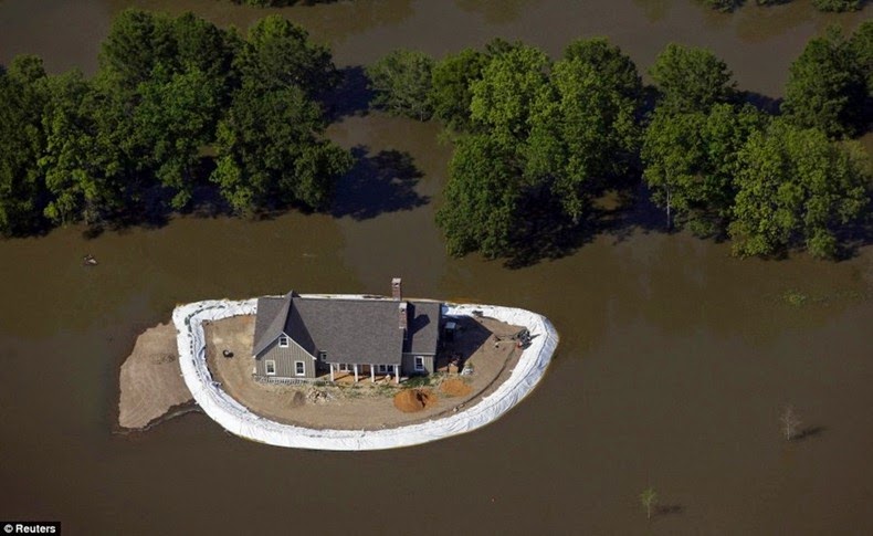 Mississippi, island homes, flood homes, how to save home from flood, america, wow