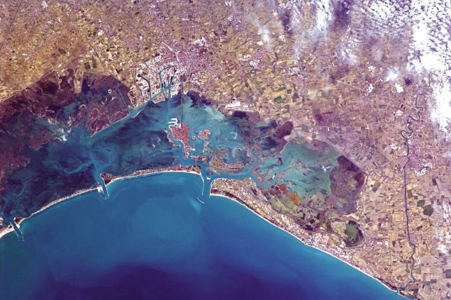 space-pics-of-earth-7