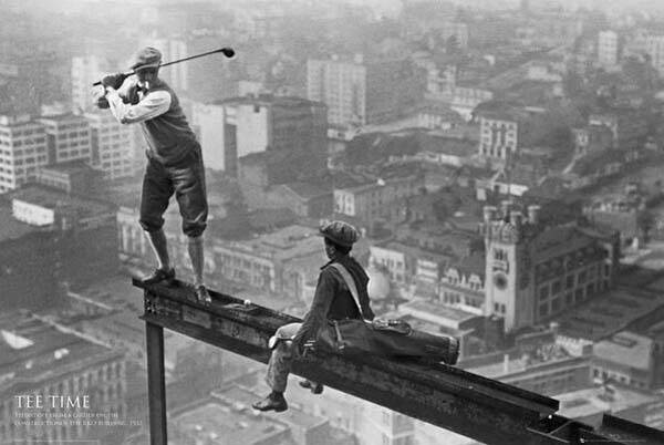 A little bit of golf during the construction of a skyscraper in 1932