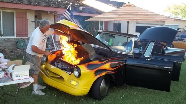 BBQ in car, Cool Cars, Mean Machines, BBQ, Barbeque chicken, Porsche, Awesome Bike, Barbeque Truck, Smallest Food Truck, Smokin Hot, Antique Train