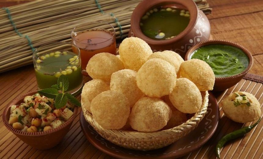 Indian street food, vada pav, bhel puri, dabeli, chole kulcha, gol gappe, chaat, poha jalebi, naan khatai, ghugni chaat, pav bhaaji, indore, varanasi, mumbai, best street food of india, best chaat in india, best food of india, kolkata food, punjab, amritsar, chole kulcha recipe, gujarat, ahmedabaad, food recipe