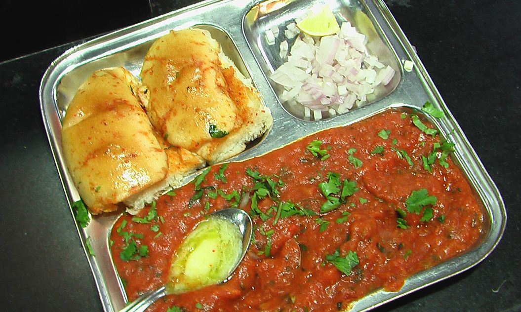 Indian Street Food, Vada Pav, Bhel Puri, Dabeli, Chole Kulcha, Gol Gappe, Chaat, Poha jalebi, Naan Khatai, Ghugni Chaat, Pav Bhaaji, Indore, varanasi, Mumbai, Best Street Food of india, best chaat in india, best food of india, Kolkata food, Punjab, amritsar, chole Kulcha recipe, gujarat, ahmedabaad, food recipe