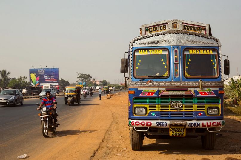 horn please, decorated Trucks of India, dan eckstein, colorful indian trucks, lifeline of indian roads, india, awesome, wow, indian truck driver photo, buri nazar wale tera muh kala, use dipper at night, Ok tata, fil milenge, writeups on indian trucks