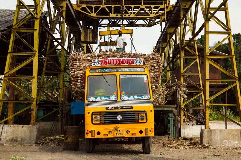 Horn please, decorated trucks of india, dan eckstein, colorful indian trucks, lifeline of indian roads, india, awesome, wow, indian truck driver photo, buri nazar wale tera muh kala, use dipper at night, ok tata, fil milenge, writeups on indian trucks