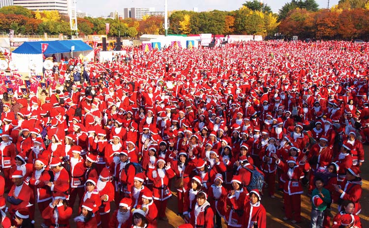 400 People Dressed As Santa Claus In Great Santa Run Of Tokyo 4 Reckon Talk