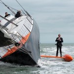 perfectly-timed-photos-capsized-boat